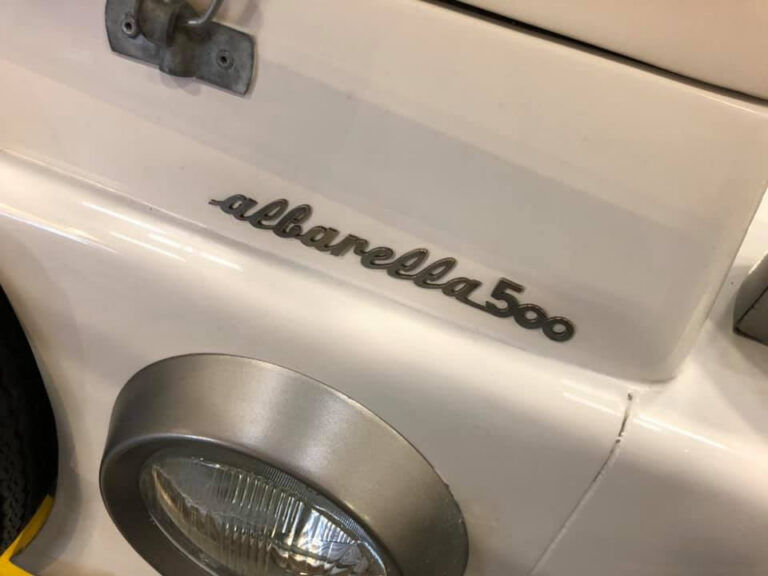 Savio Albarella 500 TO-Bxxxxx, Schriftzug «albarella 500» mit Scheinwerfer und Reserverad