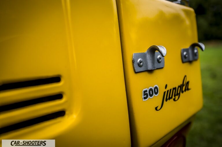 Savio Jungla AR-170804, Schriftzug «500 jungla» am Heckblech (belegt die Fiat-500-Basis)