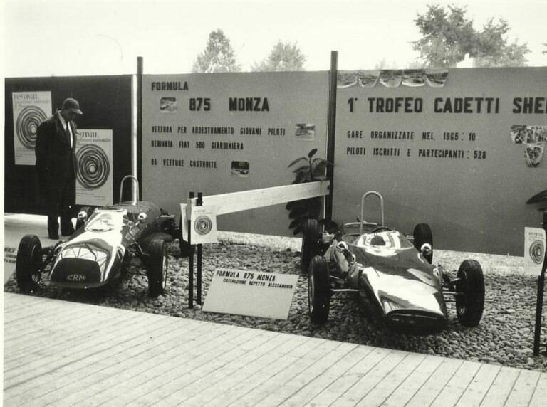 Ausstellung mit dem Spruchband «Formula 875 Monza – 1° Trofeo Cadetti Shell»