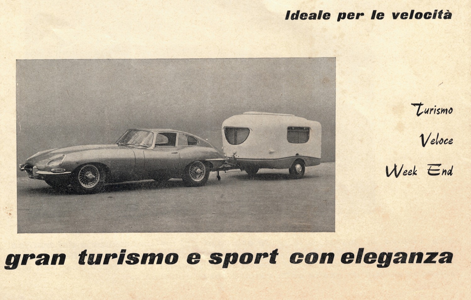 Prospekttafel: der Laika 500 hinter einem Jaguar E-Type, darueber Ideale per le velocita, daneben Turismo Veloce Week End, unten gran turismo e sport con eleganza