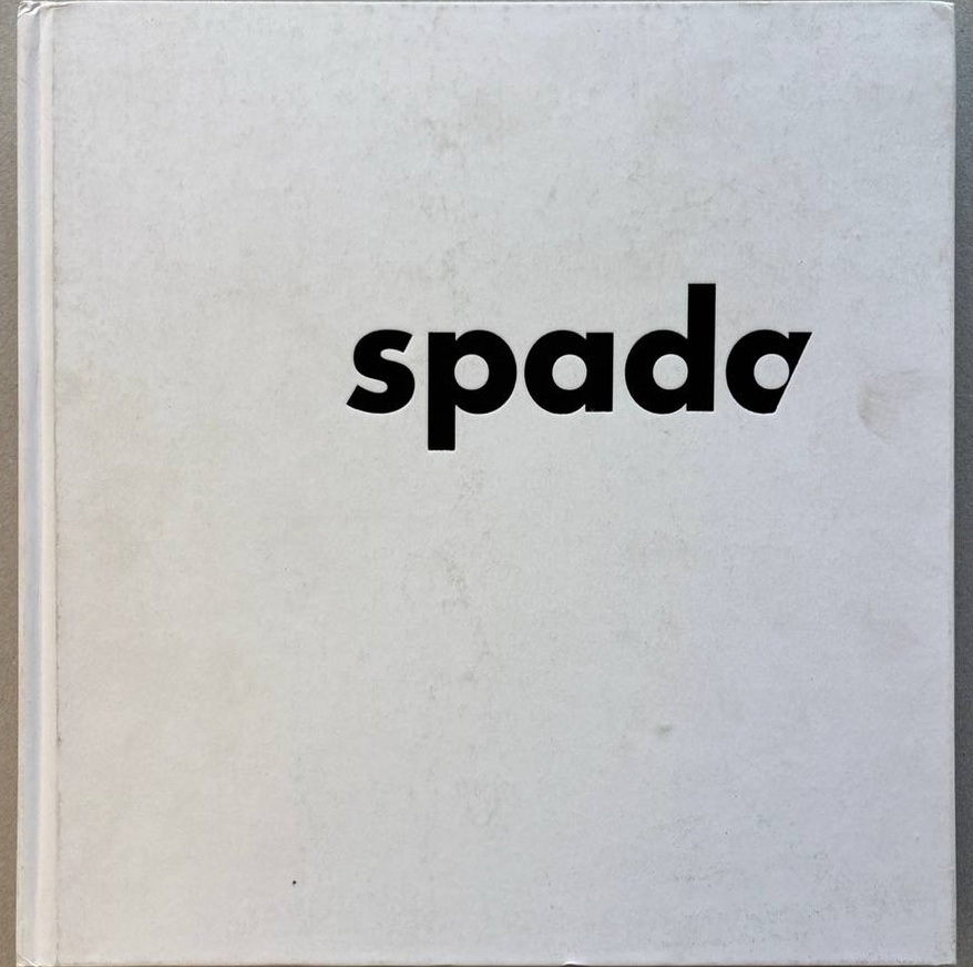 Spada. The long story of a short tail – Vorderseite